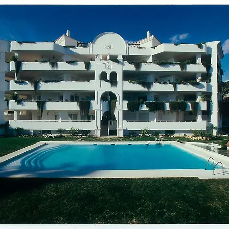 Mistral Beach Puerto Banus Apartment Marbella